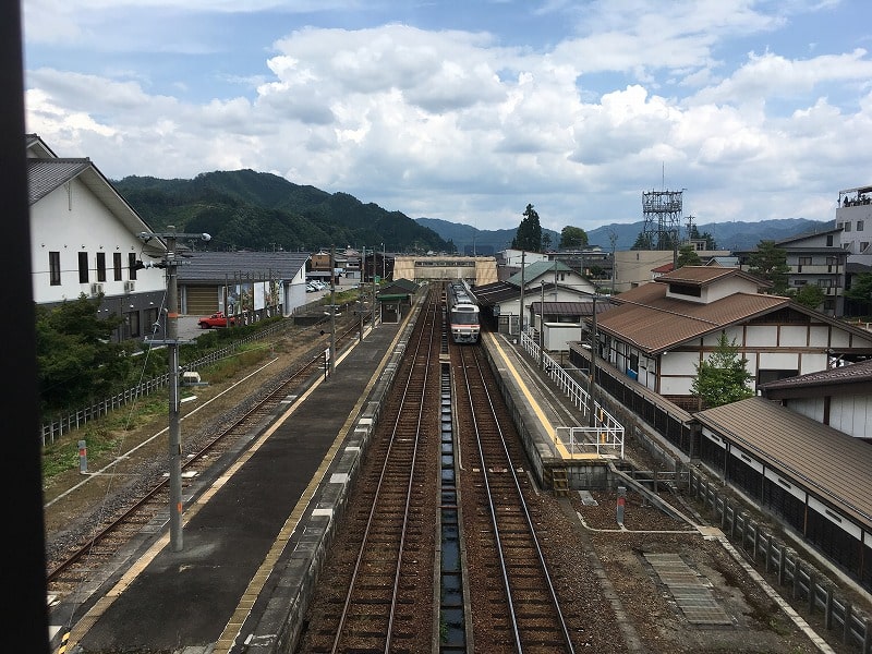 飛騨古川駅 電車到着